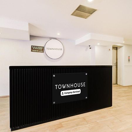 Super Townhouse Lakdikapul Hotel Hyderabad Exterior photo