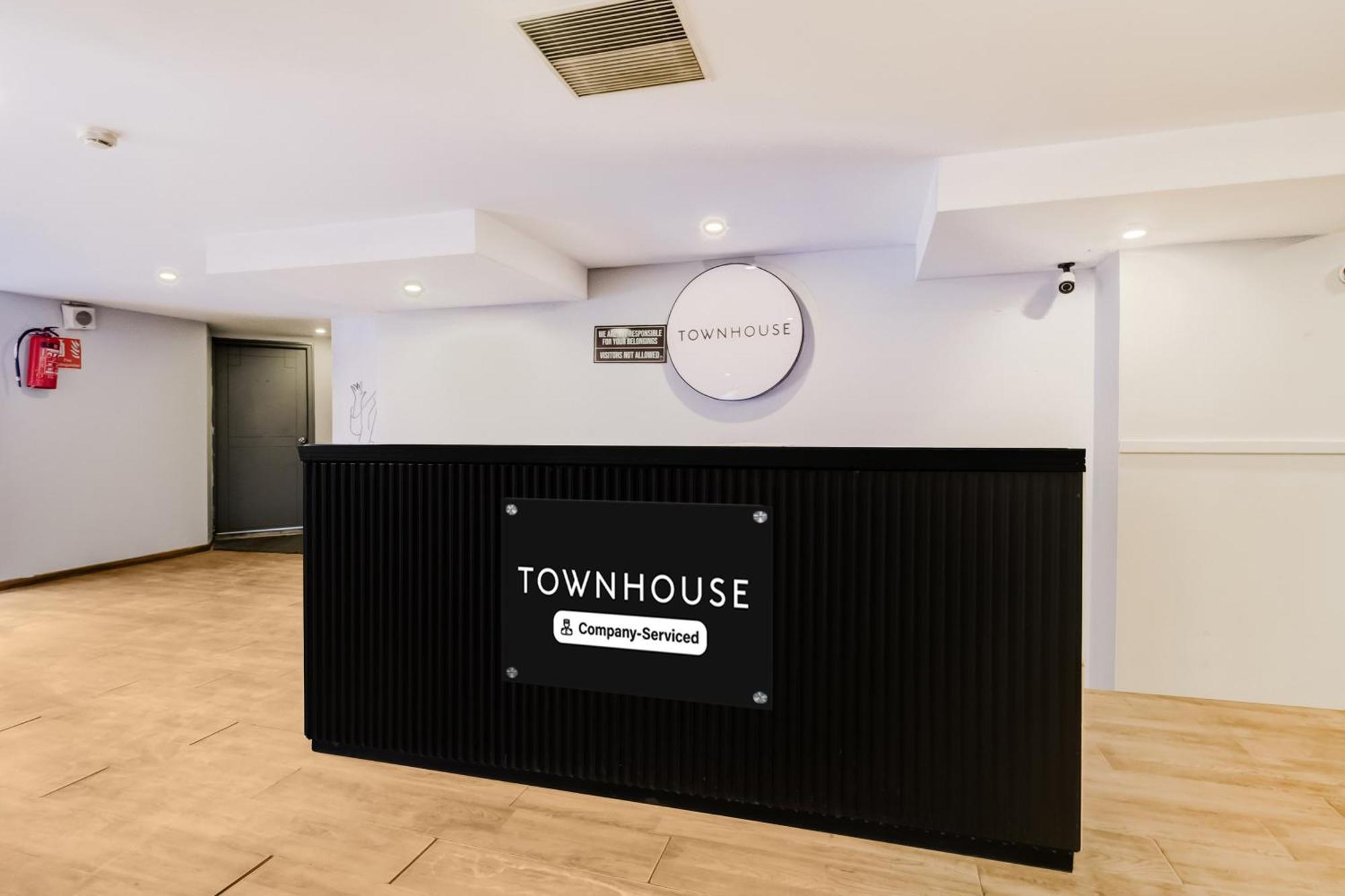 Super Townhouse Lakdikapul Hotel Hyderabad Exterior photo