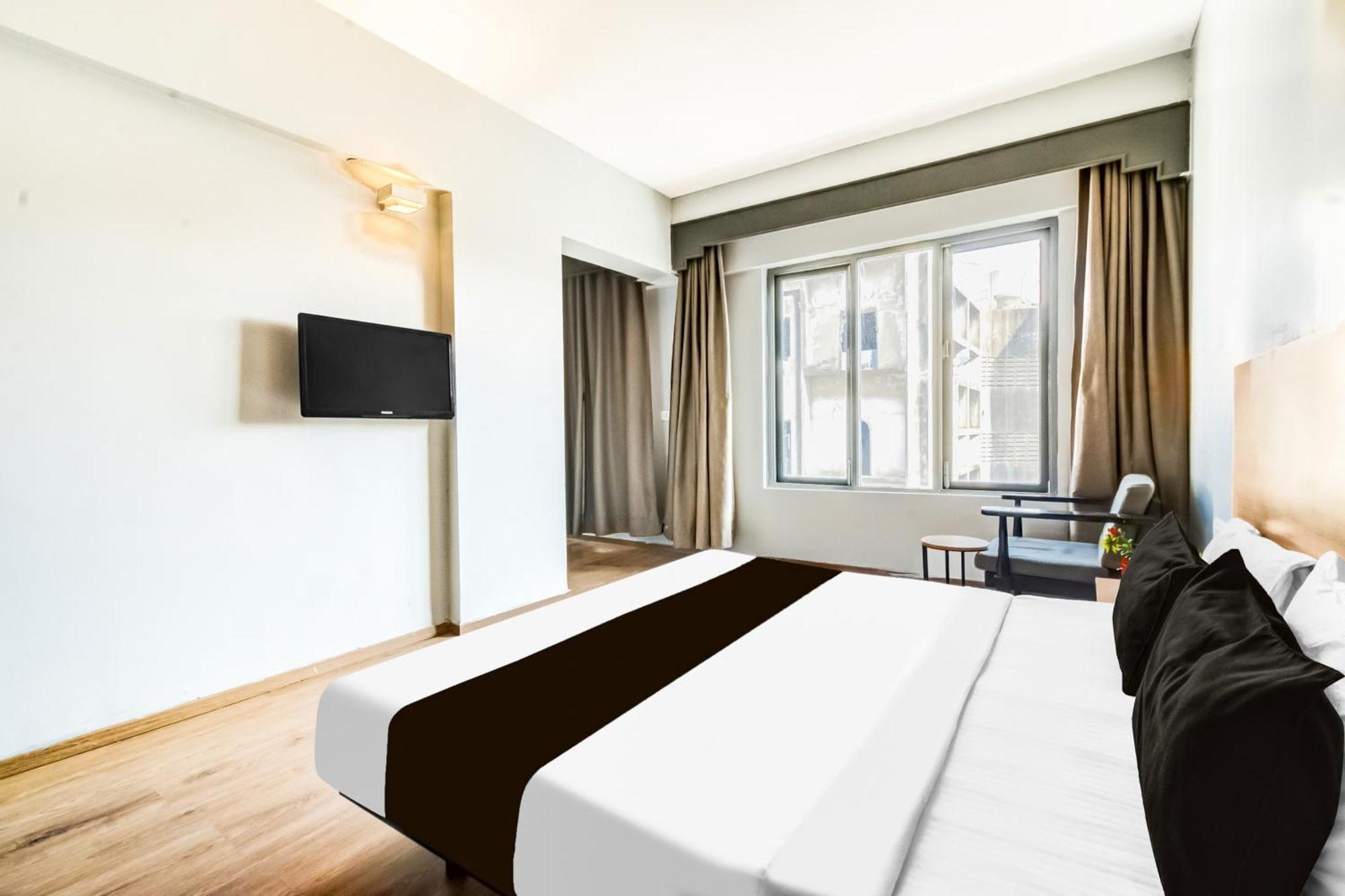 Super Townhouse Lakdikapul Hotel Hyderabad Exterior photo